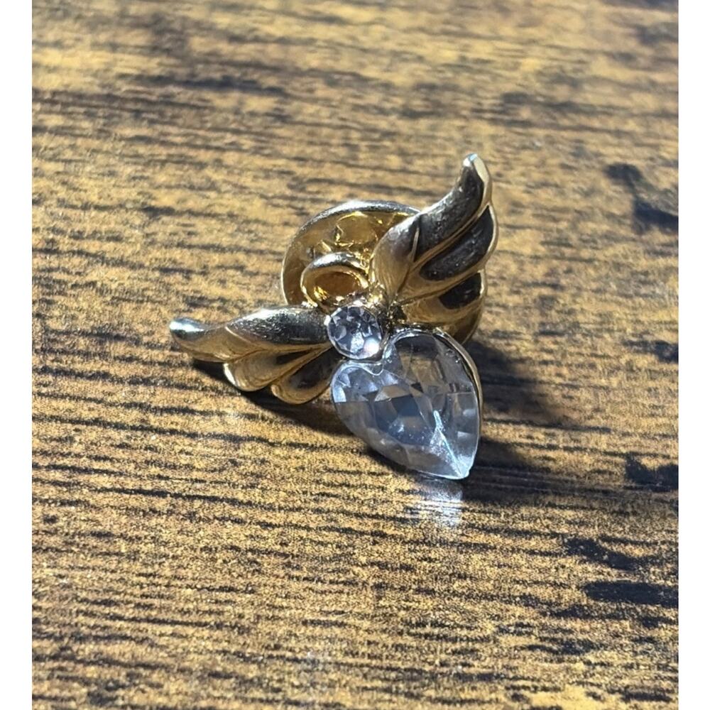Avon Heart Angel Wings Gold Tone Metal Lapel Pin Pinback Brooch